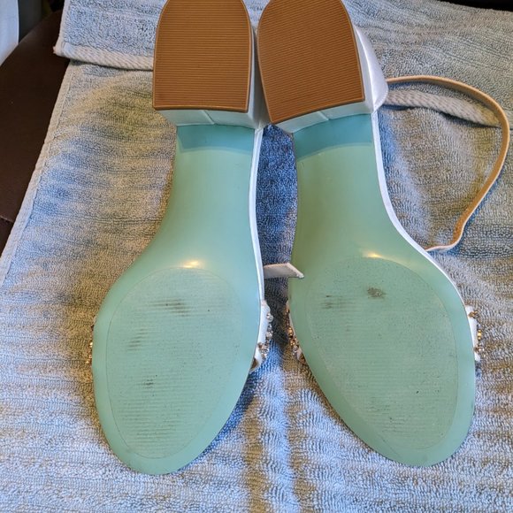 SOMETHING BLUE | Betsey Johnson Evening Sandal | 10 | Ivory | WORN ONCE  | MEL - Picture 6 of 6